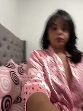Snapshot of Kataliina chatting on July 2, 12:11 am Kataliina online show from July 2, 12:11 am
