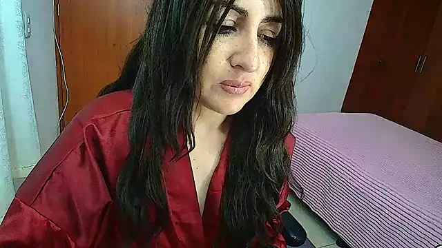 Snapshot of naughty_sarahh chatting on January 20, 5:37 am naughty sarahh online show from January 20, 5:37 am