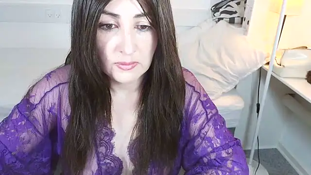 Snapshot of naughty_sarahh chatting on May 29, 9:15 am naughty sarahh online show from May 29, 9:15 am