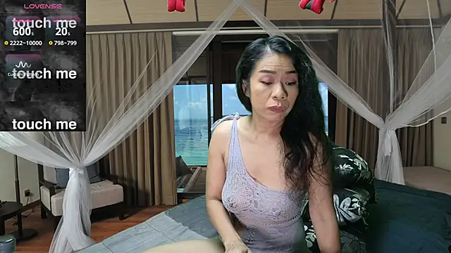 Snapshot of HornyShyAsian chatting on October 4, 6:42 pm HornyShyAsian online show from October 4, 6:42 pm