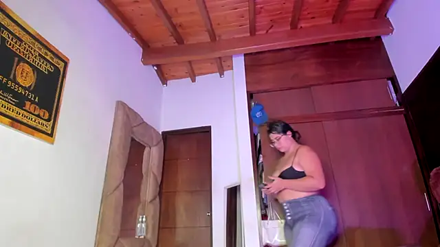 GiselReyes online show from November 20, 3:51 am