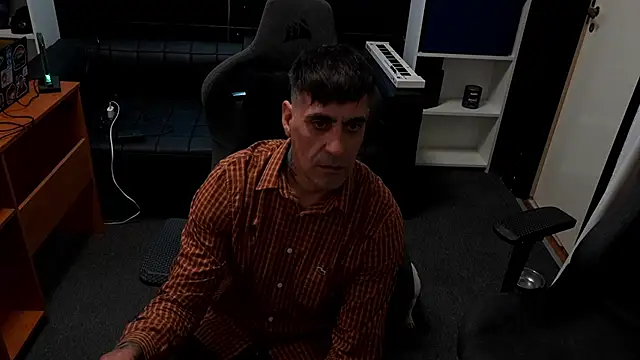 Elnonoykeila77 online show from April 14, 7:30 pm