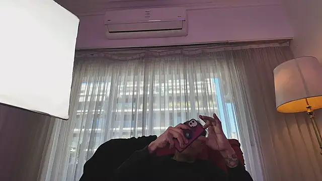 Snapshot of Elnonoykeila77 chatting on May 18, 4:34 pm Elnonoykeila77 online show from May 18, 4:34 pm