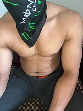 Snapshot of AmHunter04 chatting on March 19, 9:38 am AmHunter04 online show from March 19, 9:38 am