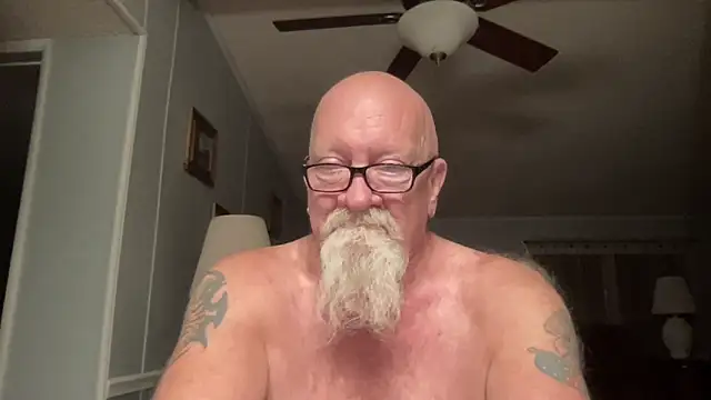 Snapshot of kcbace61760 chatting on September 11, 12:32 am kcbace61760 online show from September 11, 12:32 am