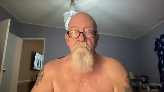 Snapshot of kcbace61760 chatting on February 12, 3:06 am kcbace61760 online show from February 12, 3:06 am