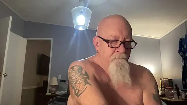 Snapshot of kcbace61760 chatting on March 3, 1:23 am kcbace61760 online show from March 3, 1:23 am