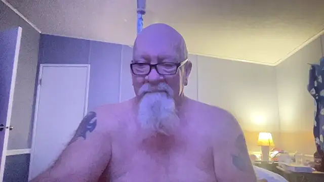 Snapshot of kcbace61760 chatting on December 23, 4:45 am kcbace61760 online show from December 23, 4:45 am