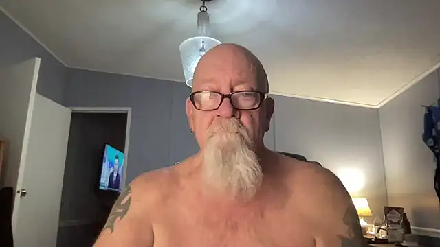 Snapshot of kcbace61760 chatting on February 7, 3:03 am kcbace61760 online show from February 7, 3:03 am