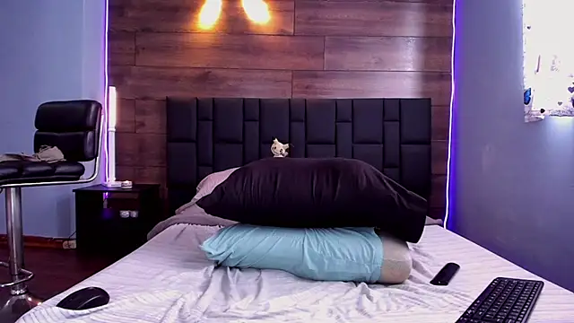 anthonylatynxd online show from November 16, 7:07 pm