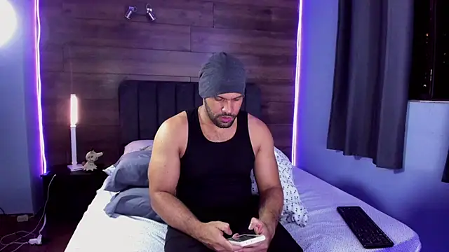 anthonylatynxd online show from June 15, 1:28 am