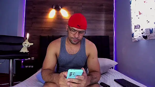 anthonylatynxd online show from November 13, 9:30 pm