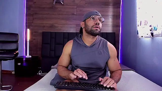 anthonylatynxd online show from November 27, 7:36 pm