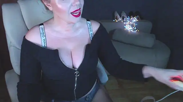 Snapshot of Cute_sun chatting on November 16, 4:45 pm Cute sun online show from November 16, 4:45 pm