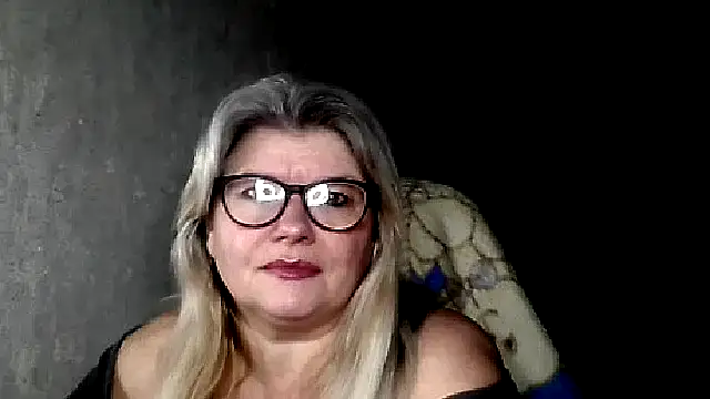 Snapshot of Diana_49 chatting on January 7, 9:03 am Diana 49 online show from January 7, 9:03 am
