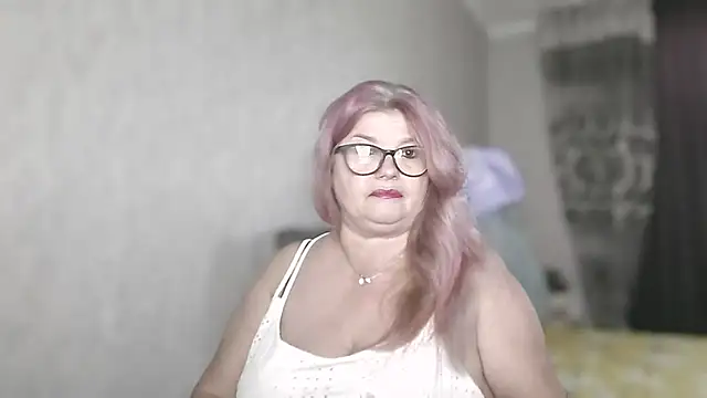 Snapshot of Diana_49 chatting on July 21, 6:26 am Diana 49 online show from July 21, 6:26 am