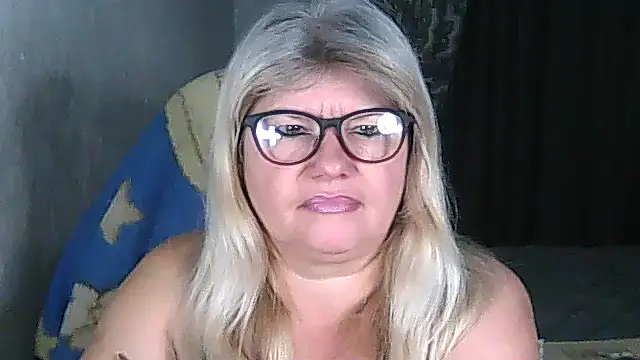 Snapshot of Diana_49 chatting on November 4, 8:40 am Diana 49 online show from November 4, 8:40 am