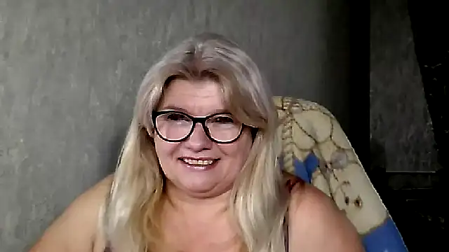 Snapshot of Diana_49 chatting on January 12, 10:11 am Diana 49 online show from January 12, 10:11 am