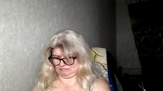 Snapshot of Diana_49 chatting on February 5, 7:37 am Diana 49 online show from February 5, 7:37 am