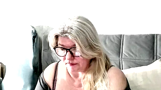 Diana 49 online show from March 25, 7:35 pm