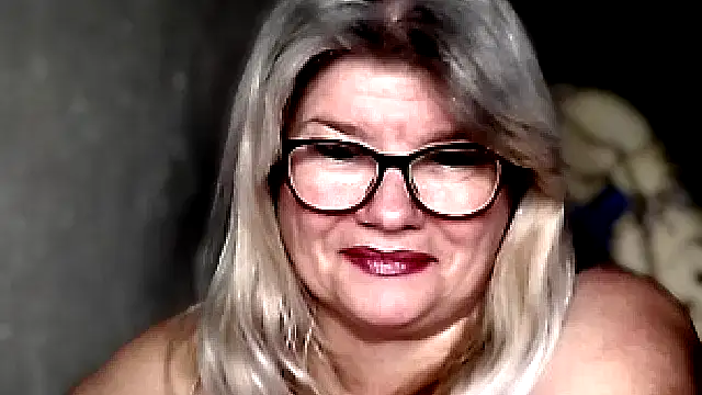 Snapshot of Diana_49 chatting on December 22, 1:17 am Diana 49 online show from December 22, 1:17 am