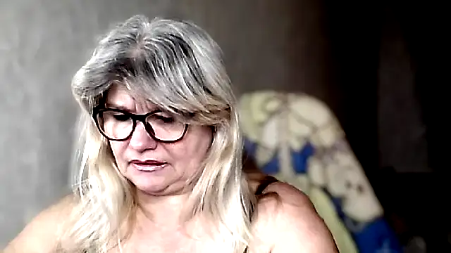 Snapshot of Diana_49 chatting on December 20, 8:06 am Diana 49 online show from December 20, 8:06 am