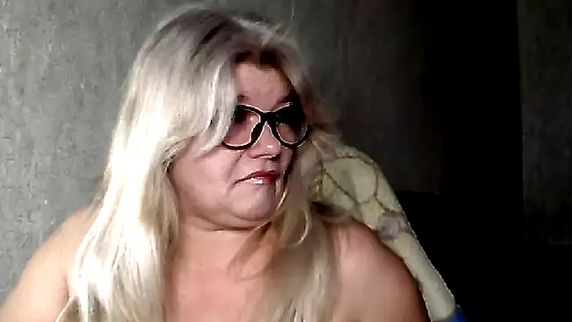 Snapshot of Diana_49 chatting on January 10, 8:42 am Diana 49 online show from January 10, 8:42 am