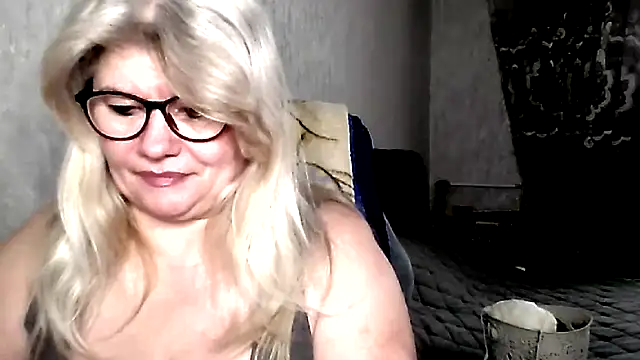 Snapshot of Diana_49 chatting on February 17, 8:55 am Diana 49 online show from February 17, 8:55 am