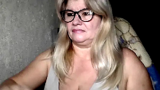 Snapshot of Diana_49 chatting on January 13, 8:40 am Diana 49 online show from January 13, 8:40 am