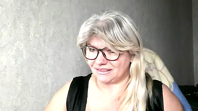 Snapshot of Diana_49 chatting on December 3, 10:53 pm Diana 49 online show from December 3, 10:53 pm