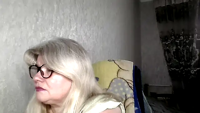 Snapshot of Diana_49 chatting on February 9, 8:56 am Diana 49 online show from February 9, 8:56 am