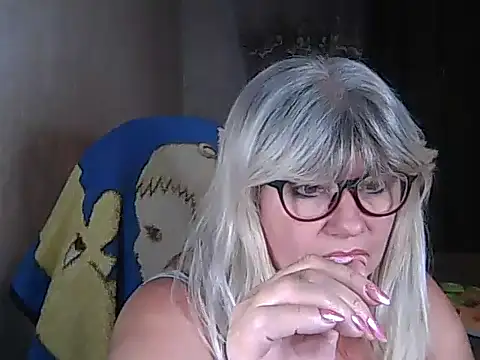 Snapshot of Diana_49 chatting on November 19, 9:48 pm Diana 49 online show from November 19, 9:48 pm