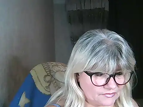 Snapshot of Diana_49 chatting on November 9, 6:56 pm Diana 49 online show from November 9, 6:56 pm