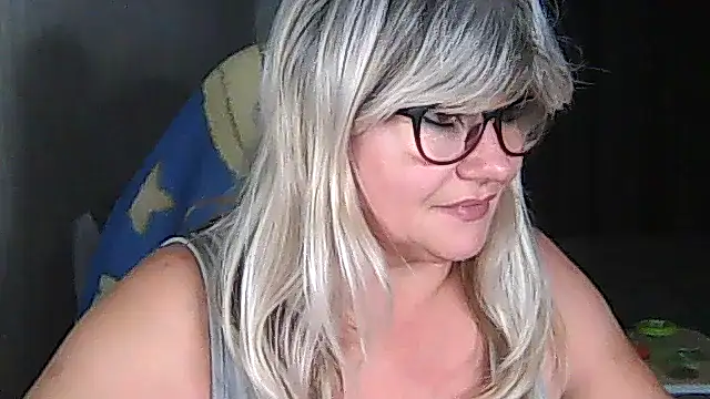 Snapshot of Diana_49 chatting on November 15, 6:06 am Diana 49 online show from November 15, 6:06 am