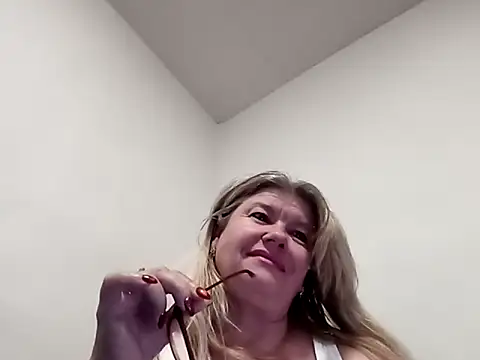 Diana 49 online show from April 11, 7:05 am