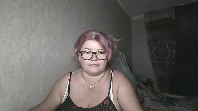 Snapshot of Diana_49 chatting on July 2, 8:20 am Diana 49 online show from July 2, 8:20 am