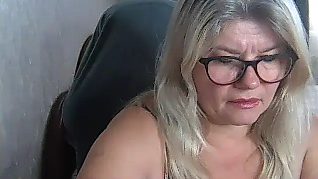 Snapshot of Diana_49 chatting on September 15, 9:21 am Diana 49 online show from September 15, 9:21 am