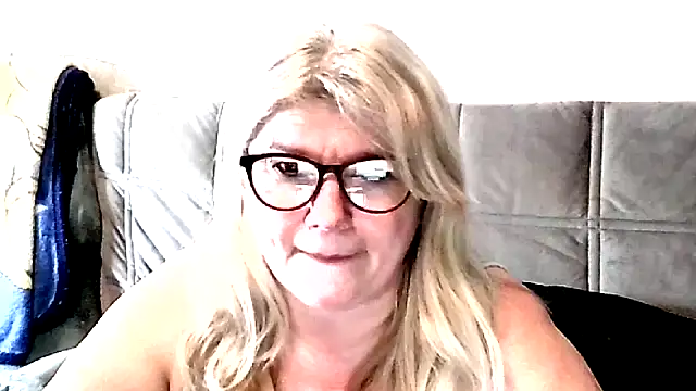 Snapshot of Diana_49 chatting on February 26, 8:53 pm Diana 49 online show from February 26, 8:53 pm