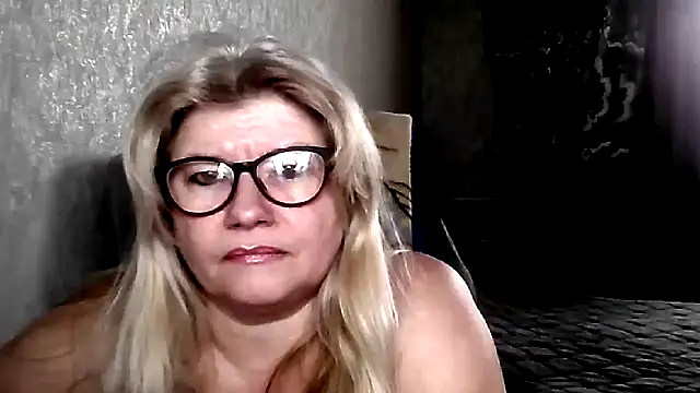 Snapshot of Diana_49 chatting on February 21, 8:38 am Diana 49 online show from February 21, 8:38 am
