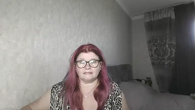Snapshot of Diana_49 chatting on June 13, 6:44 am Diana 49 online show from June 13, 6:44 am