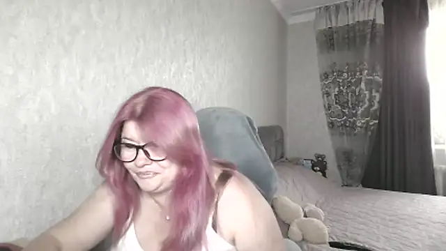 Snapshot of Diana_49 chatting on June 17, 6:57 am Diana 49 online show from June 17, 6:57 am