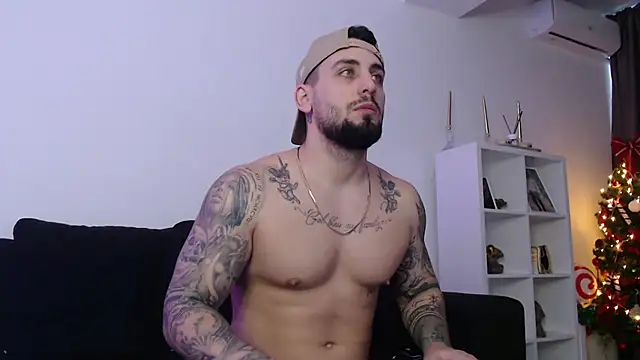 Snapshot of _DylanGreen chatting on January 10, 9:15 am DylanGreen online show from January 10, 9:15 am