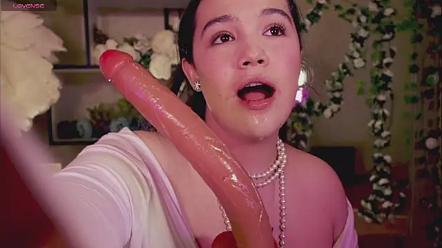 Snapshot of Chery_Lady22 chatting on March 15, 8:26 am Chery Lady22 online show from March 15, 8:26 am