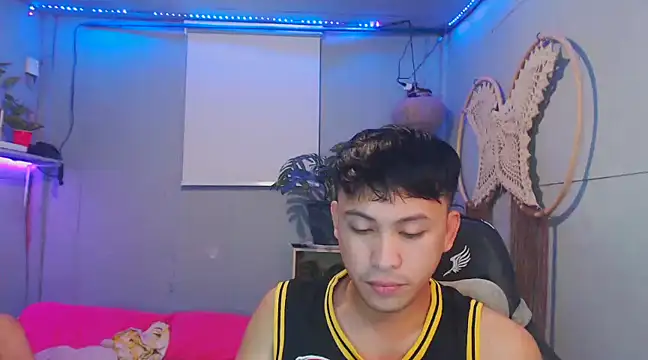 princeJayX online show from February 12, 11:40 am