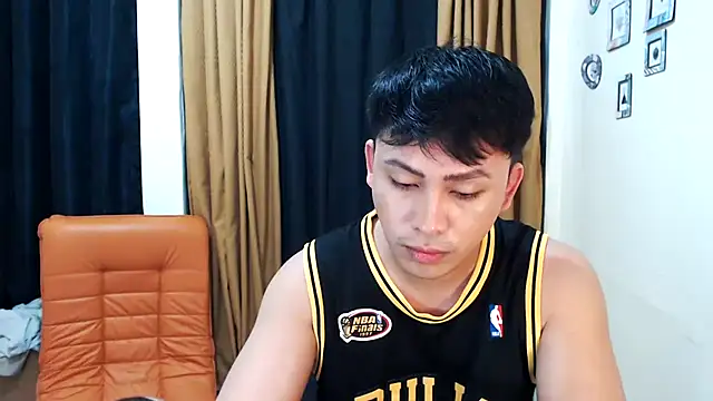 Snapshot of princeJayX chatting on December 15, 4:29 am princeJayX online show from December 15, 4:29 am