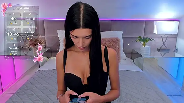 JasmiLyn online show from September 18, 5:10 am