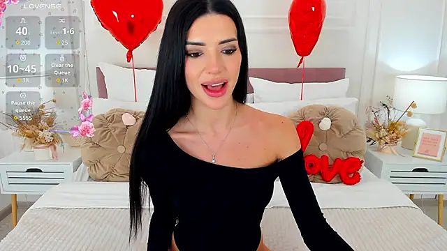 Snapshot of JasmiLyn chatting on February 15, 1:32 pm JasmiLyn online show from February 15, 1:32 pm