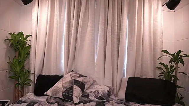 Snapshot of agatha_collins_ chatting on November 20, 7:25 pm agatha collins online show from November 20, 7:25 pm