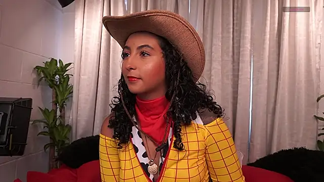 Snapshot of agatha_collins_ chatting on October 28, 7:24 pm agatha collins online show from October 28, 7:24 pm