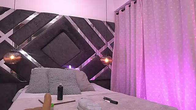 Snapshot of violeta_aroca chatting on October 31, 3:03 am violeta aroca online show from October 31, 3:03 am